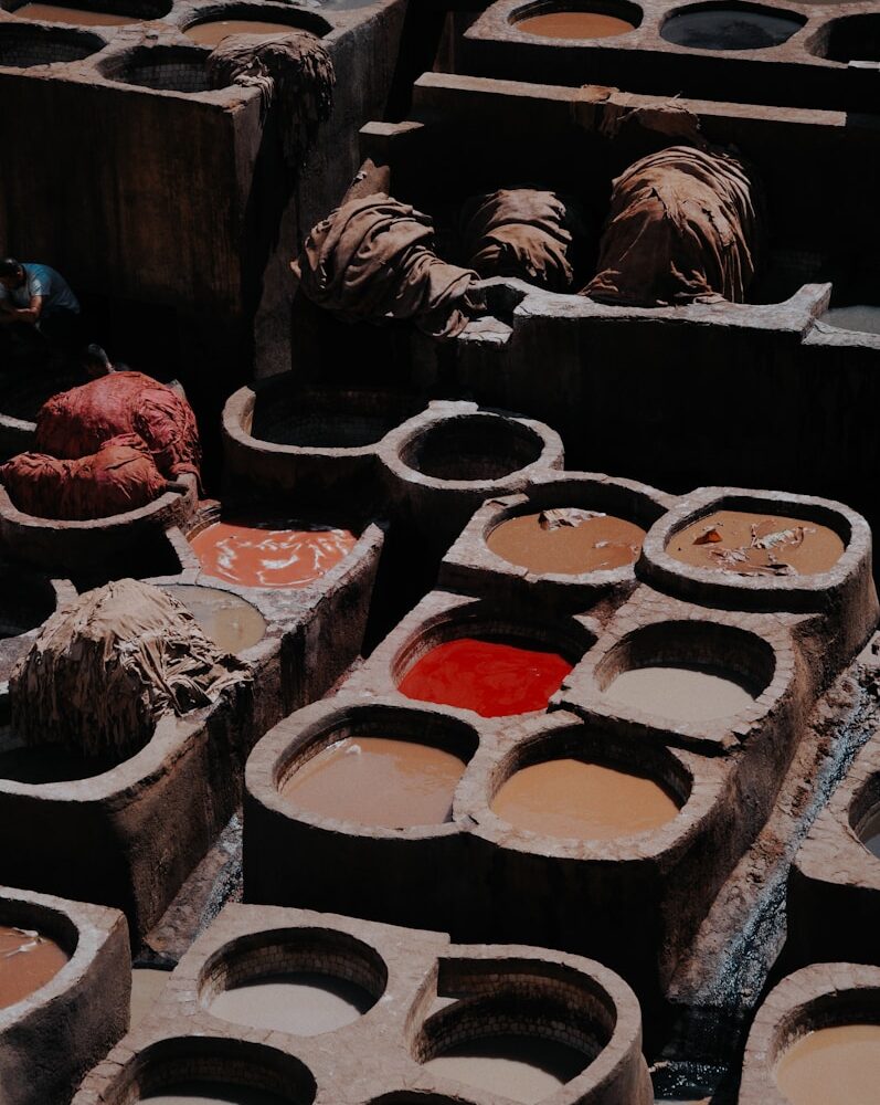 a bunch of pots that are sitting on the ground